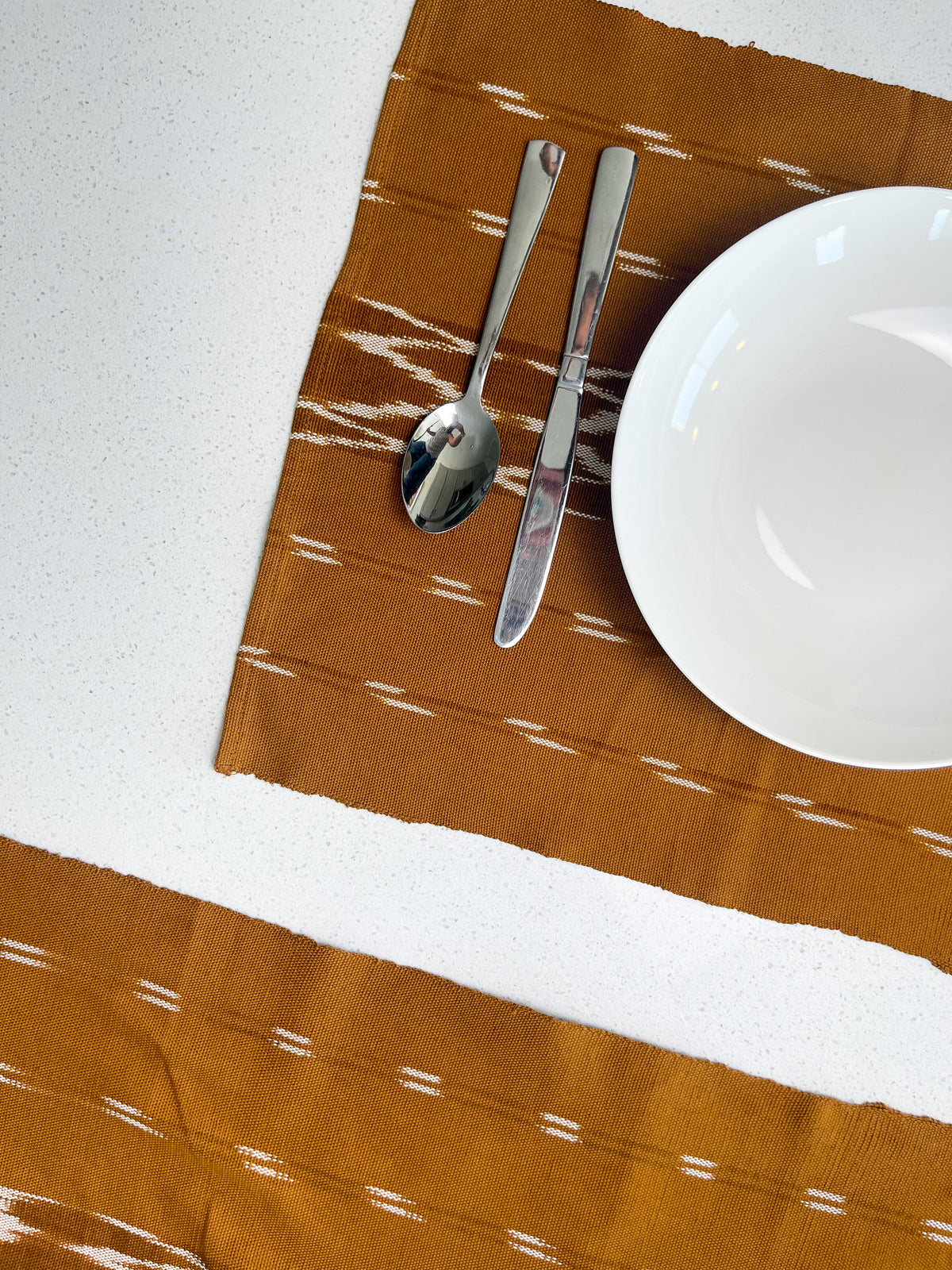 Serpentine Ikat Woven Placemat - Cinnamon