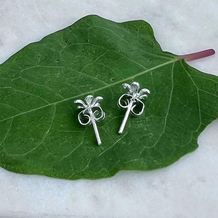 Tiny Daisy Studs - Sterling Silver